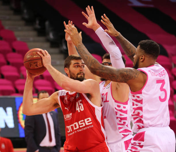 在休赛期初 在休赛期初